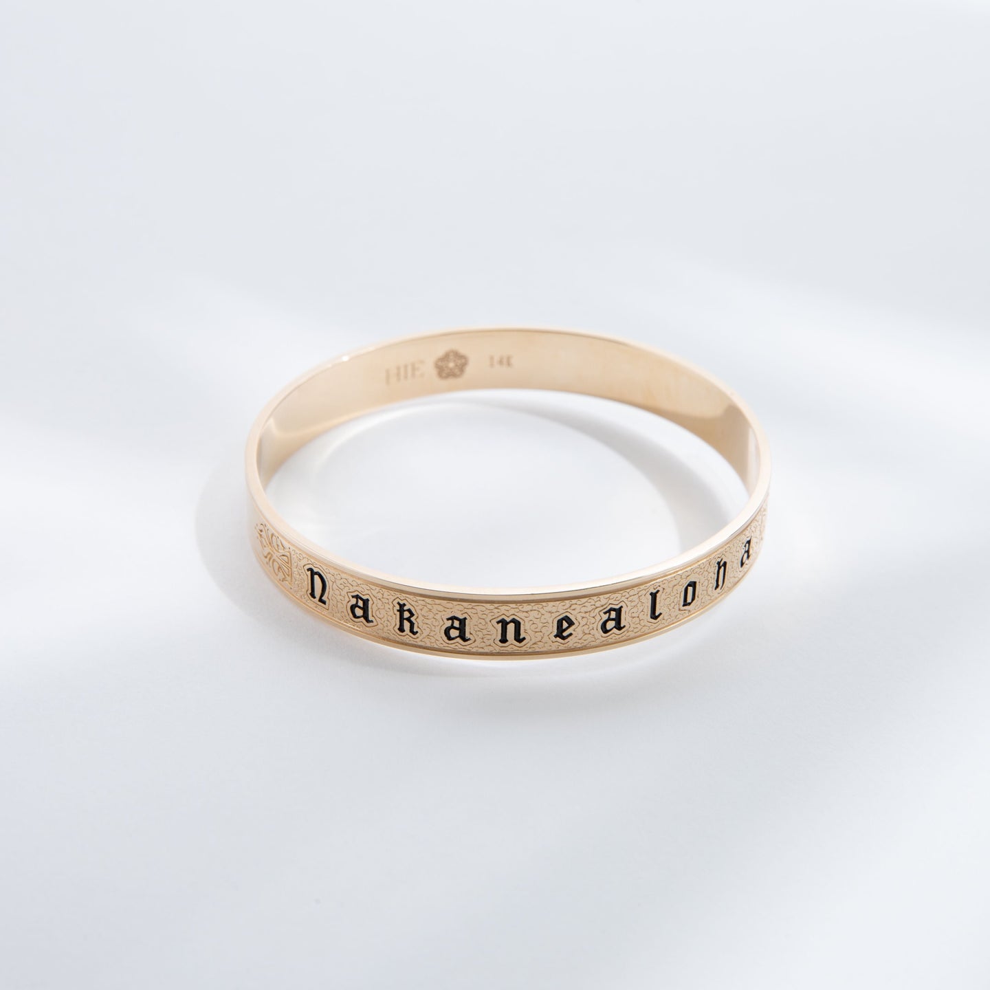 Hie Amelia Ana 10mm bangle bracelet in gold