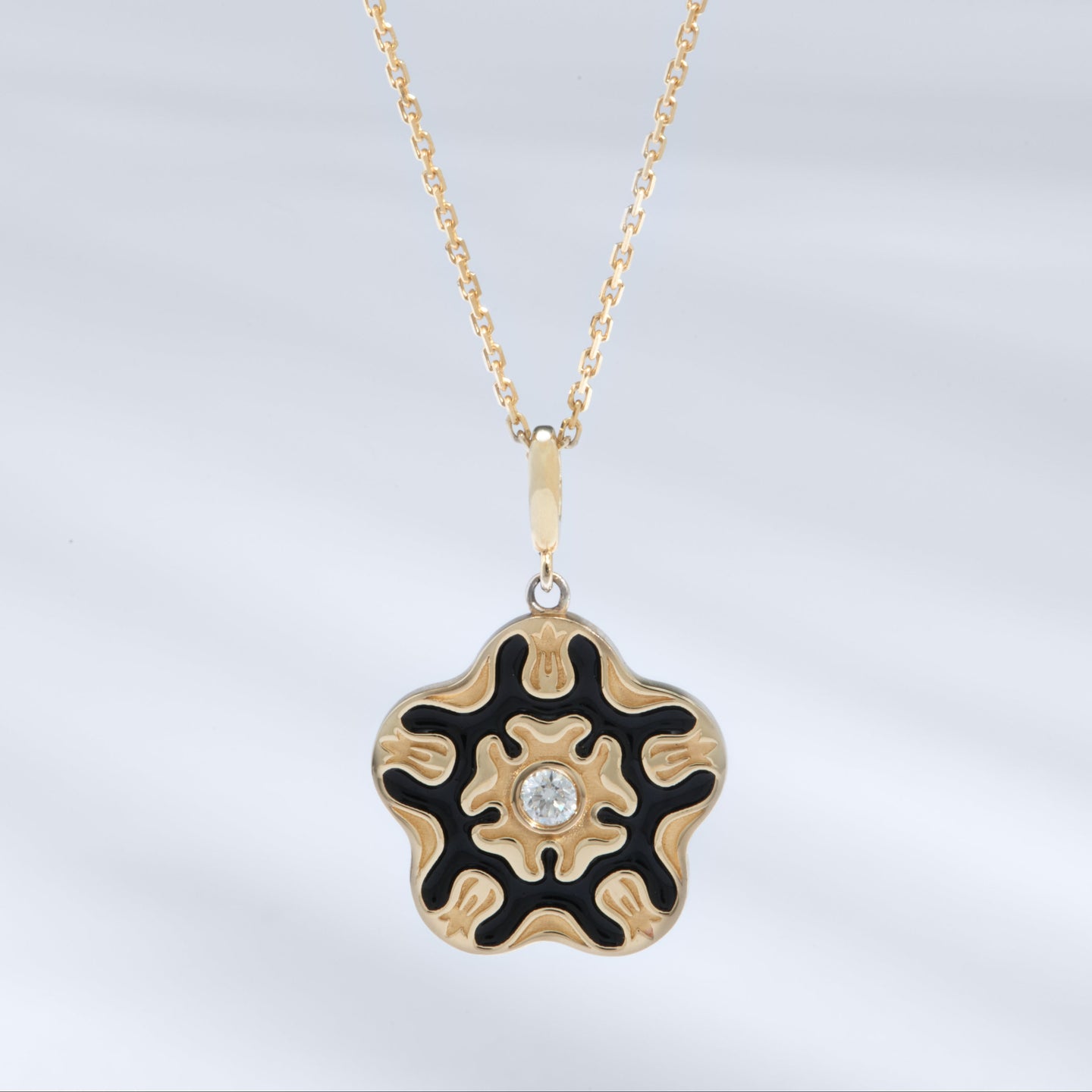 HIE Signature Necklace - Medium