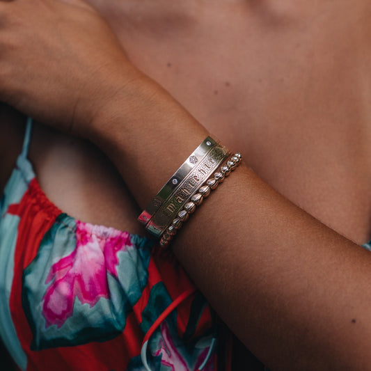 HIE Signature Bangle with Diamonds