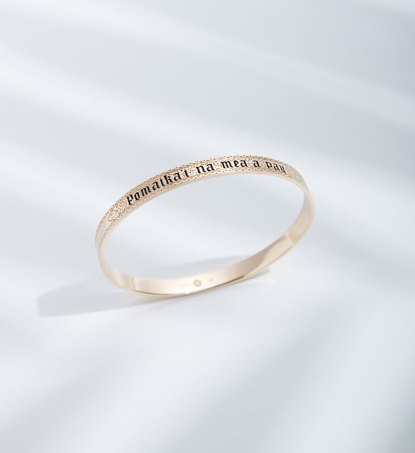 HIE 1881 Fleur De Lis gold bangle bracelet with engraving, standing upright
